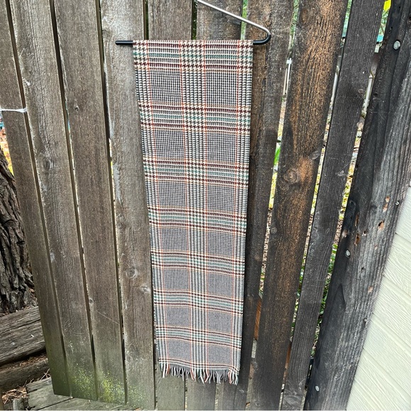 Men’s Glen Plaid Woven Fringed Scarf - Picture 7 of 12